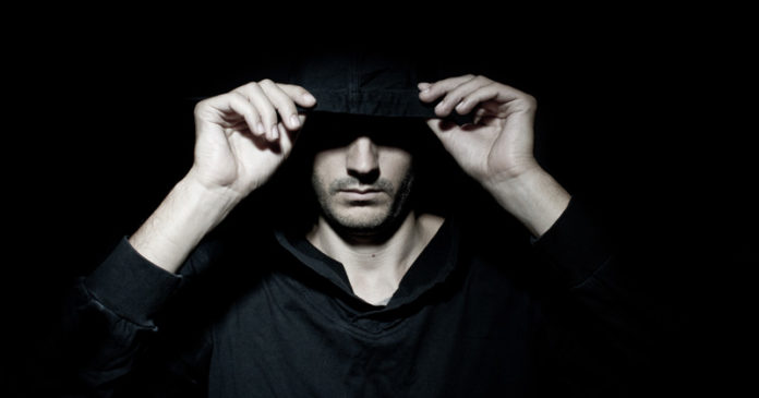Láska je zlato introvertný muž Láska je zlato introvertný muž